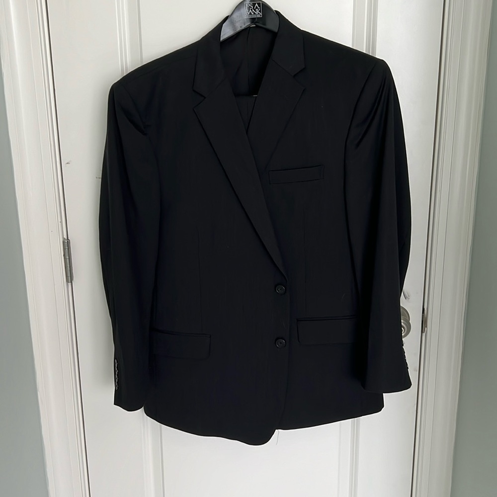 Jos. A. Bank men’s 48R black suit